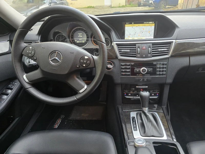 Mercedes-Benz E 220 Avangarde, снимка 15 - Автомобили и джипове - 52661808