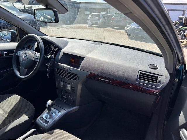 Opel Astra 1, 6 АВТОМАТ, снимка 9 - Автомобили и джипове - 45368382