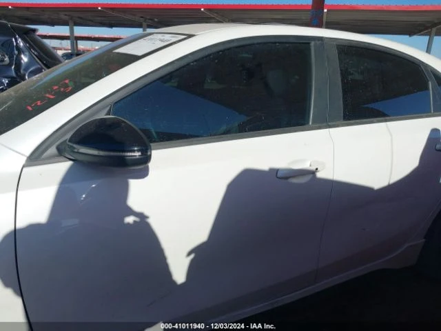 Kia Forte GT Manual, снимка 9 - Автомобили и джипове - 48697262