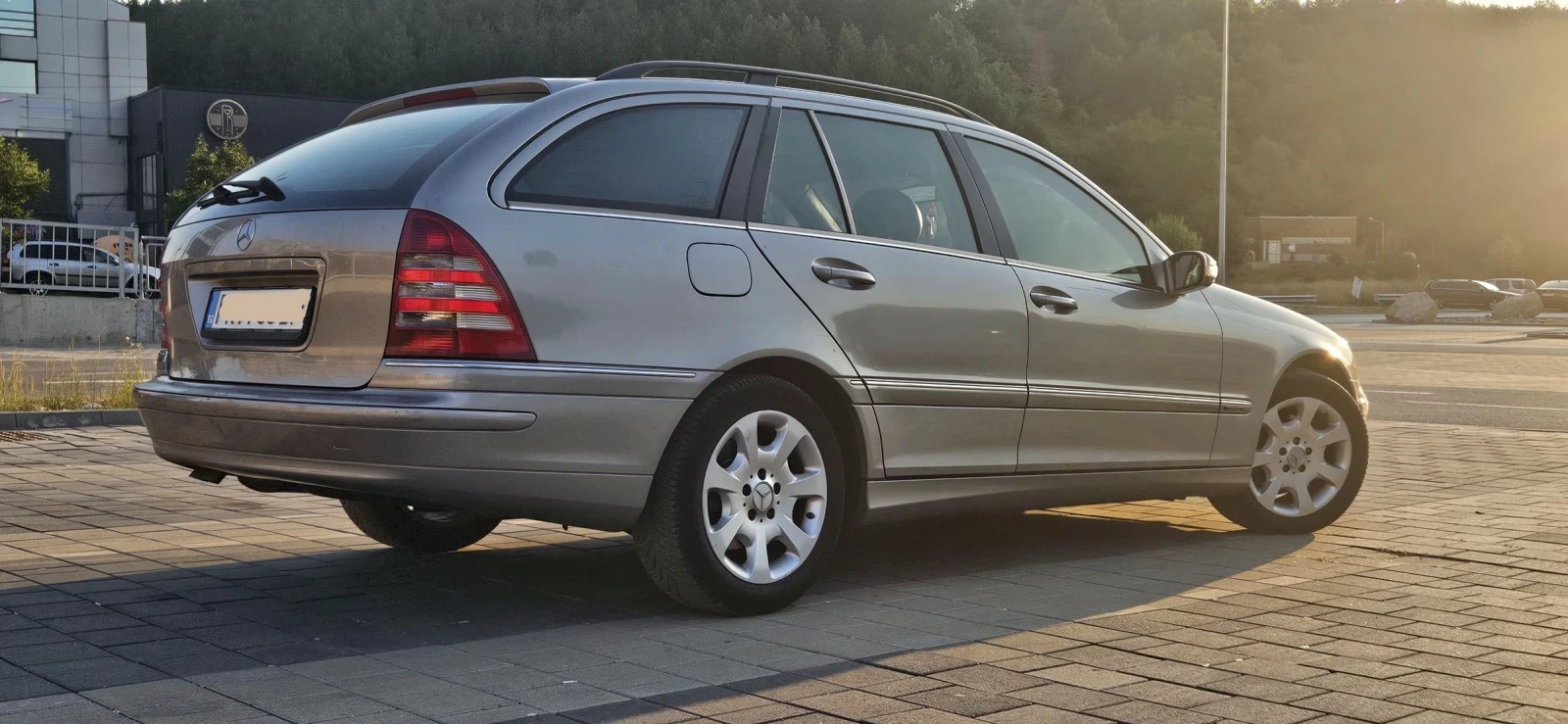 Mercedes-Benz C 200  - изображение 4