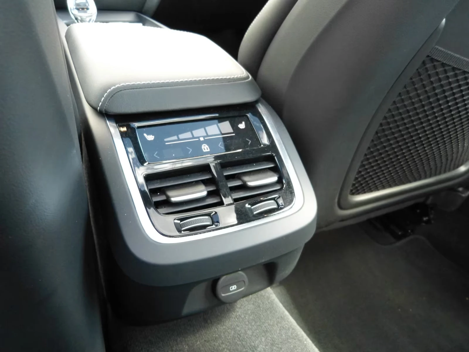 Volvo S60 B5/250HP/ULTIAMTE-DARK/360/HUD/PANO/ACC/713v | Mobile.bg   15