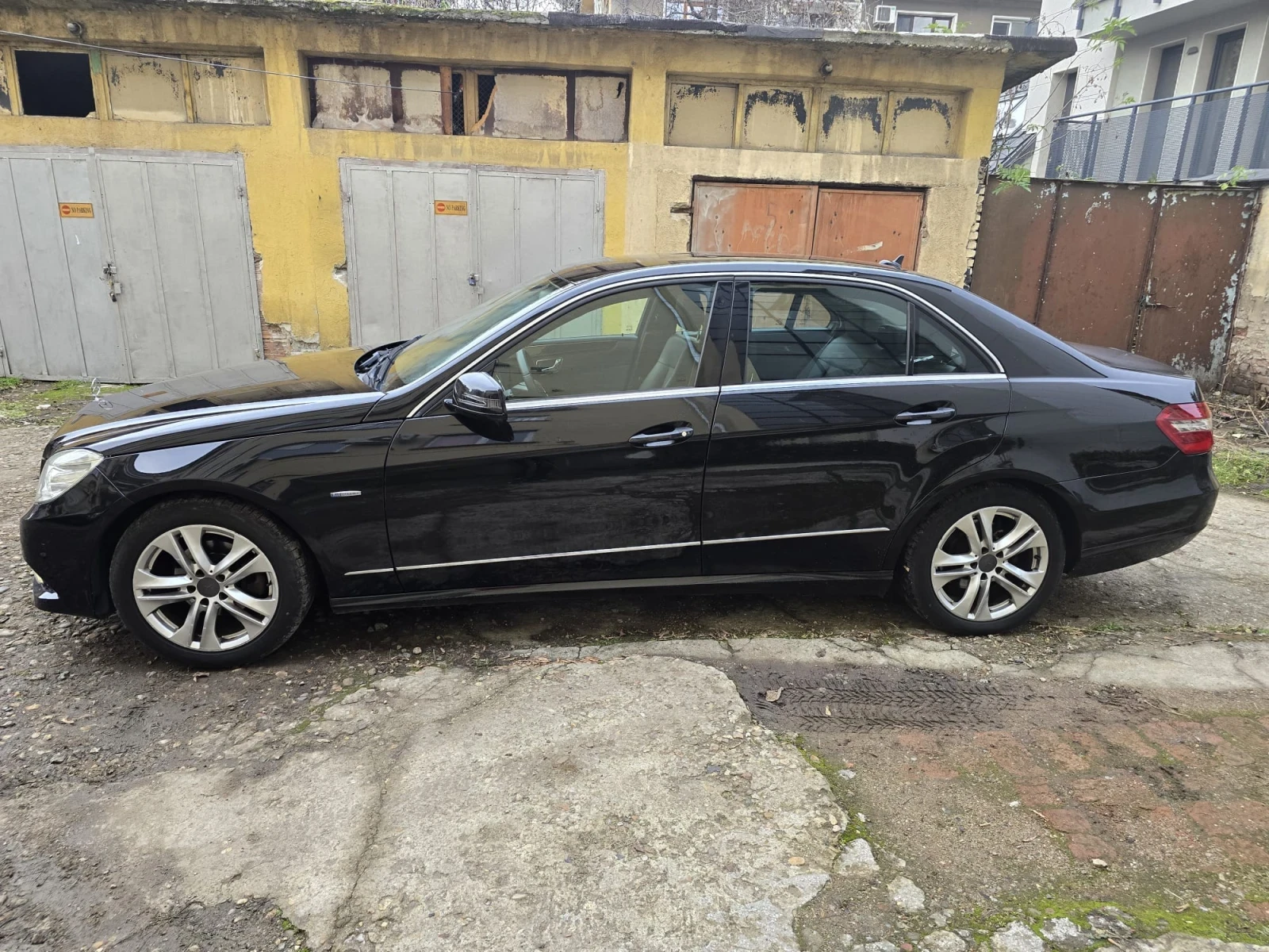 Mercedes-Benz E 220 Avangarde - изображение 4