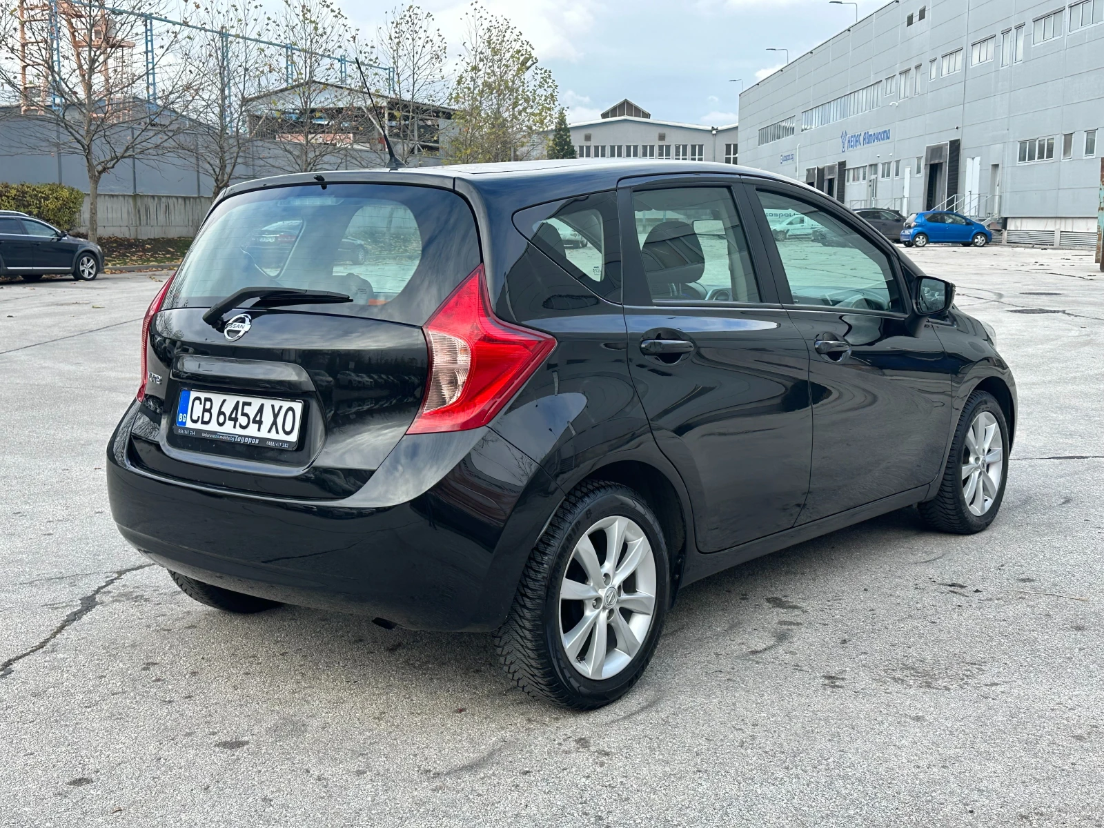 Nissan Note 1.2i 98 к.с. - изображение 4