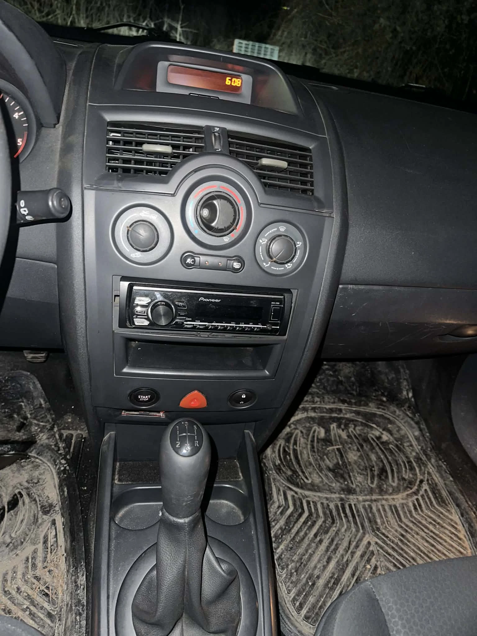 Renault Megane  - изображение 8