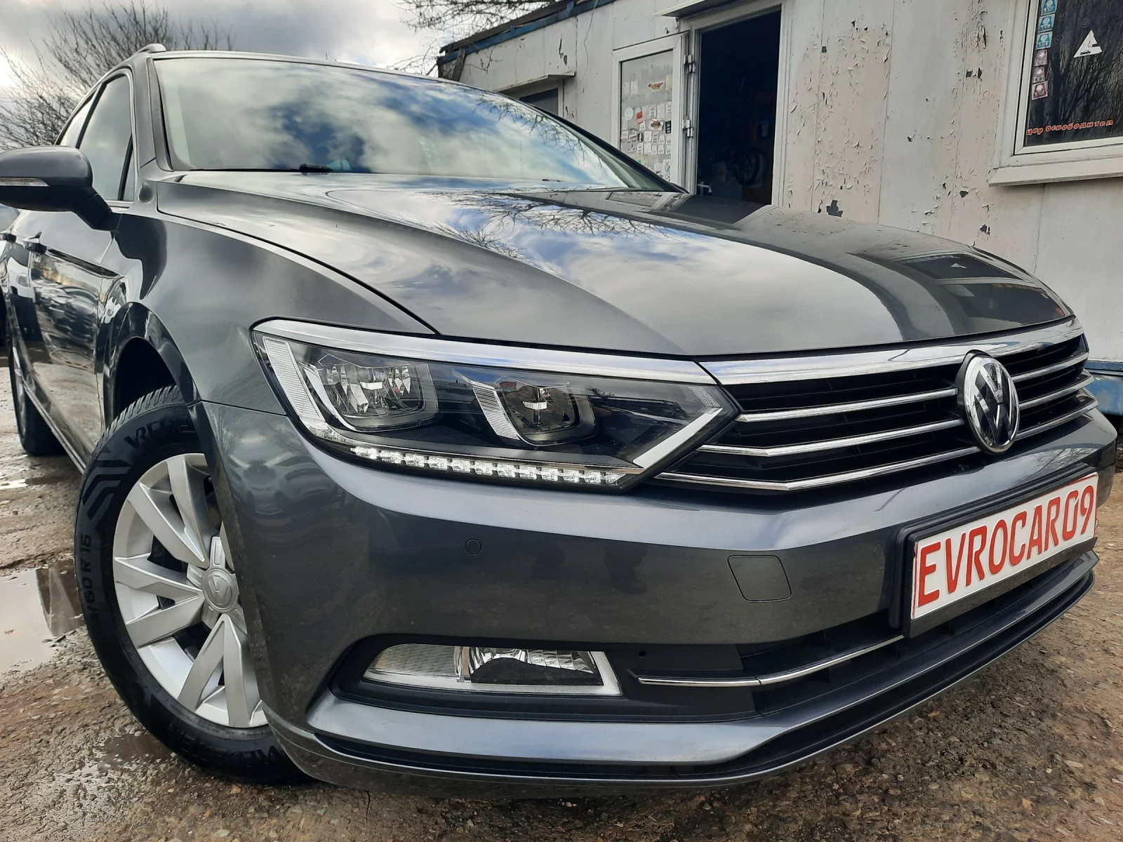 VW Passat 2016та 120hp КАТО НОВ - изображение 2