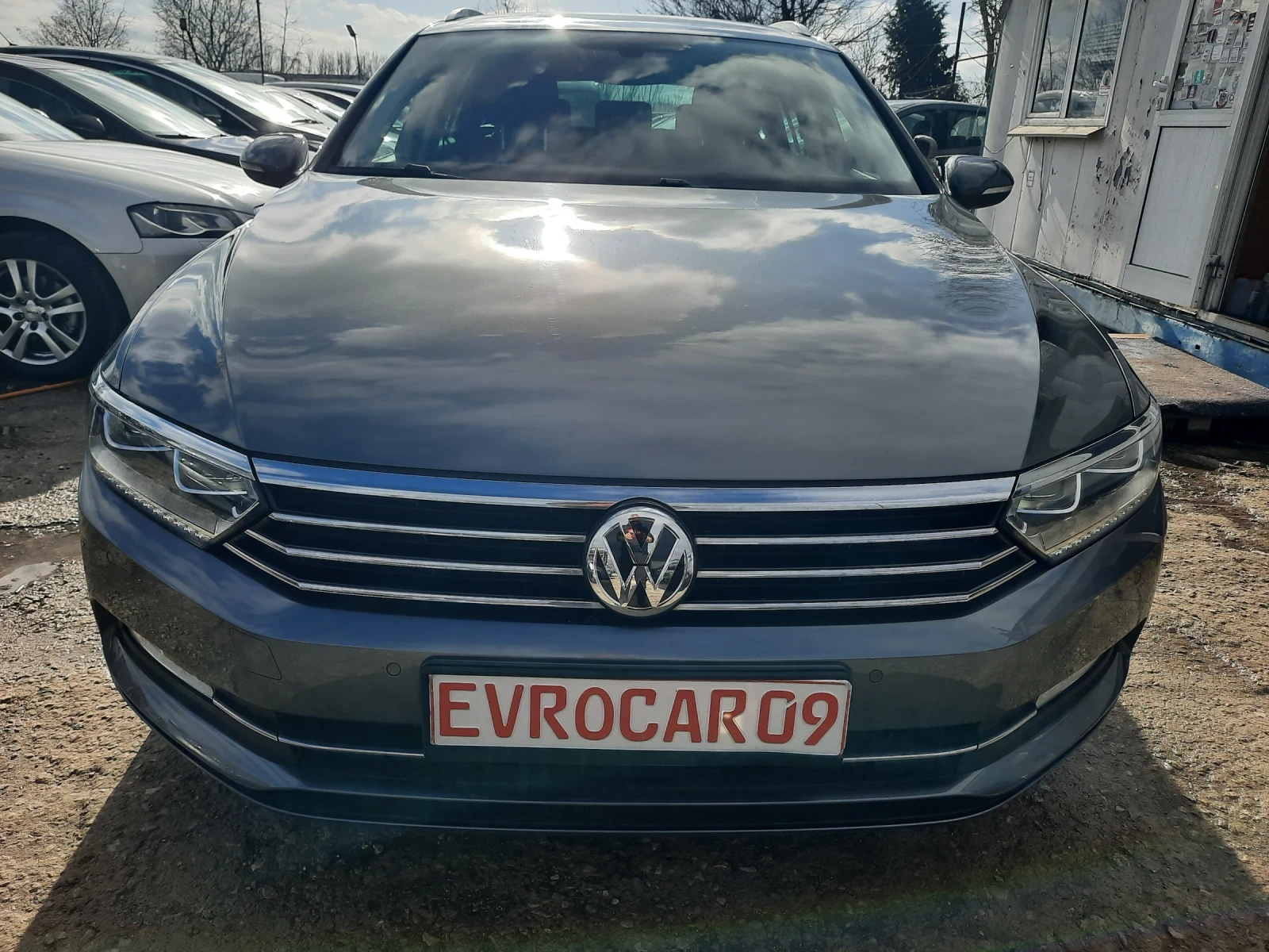 VW Passat 2016та 120hp КАТО НОВ - изображение 5
