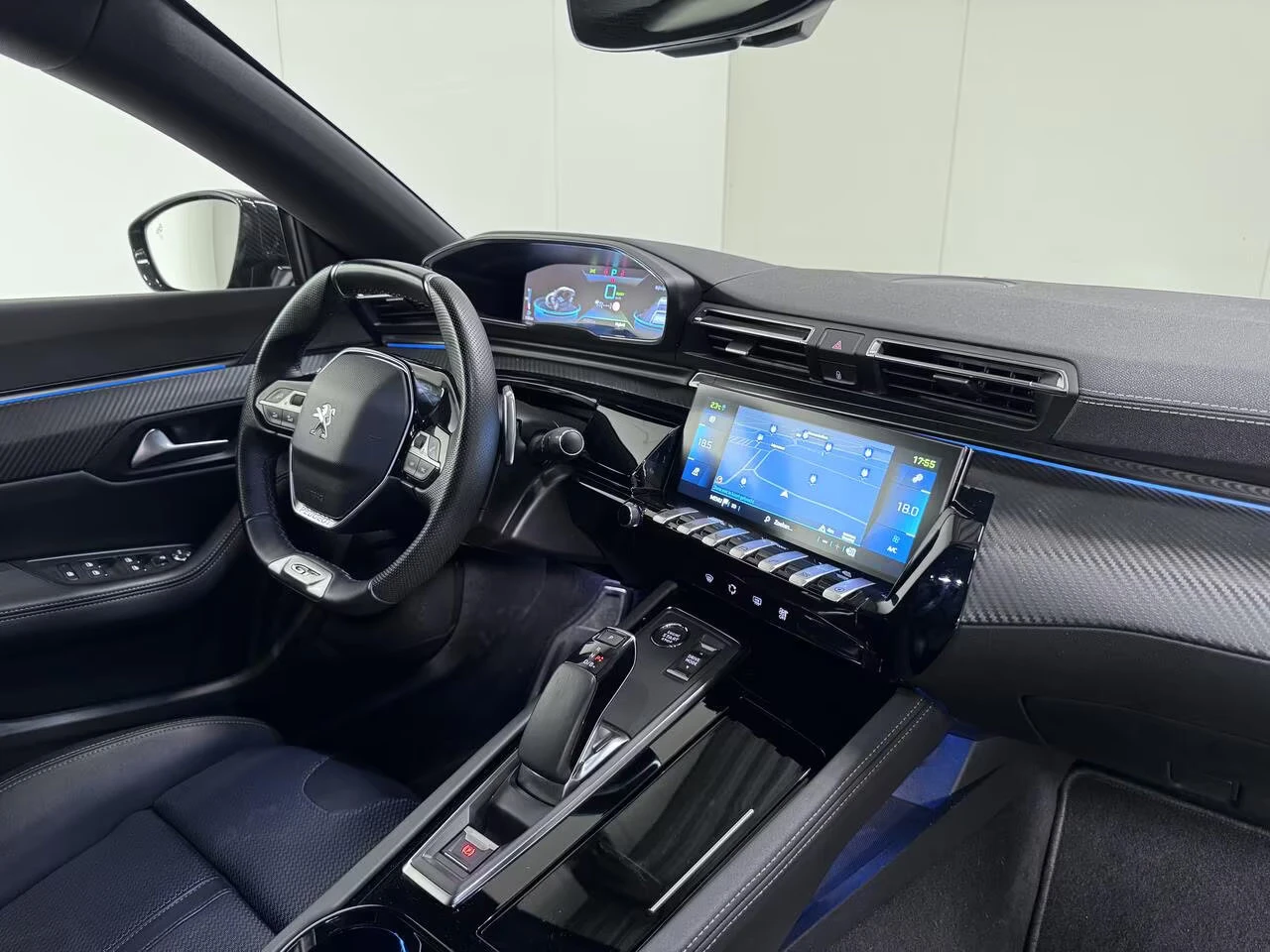 Peugeot 508 1.6PHEV/225HP/GTLINE/360/NAVI/AMBI/ACC/LED/104z, снимка 9 - Автомобили и джипове - 53709808