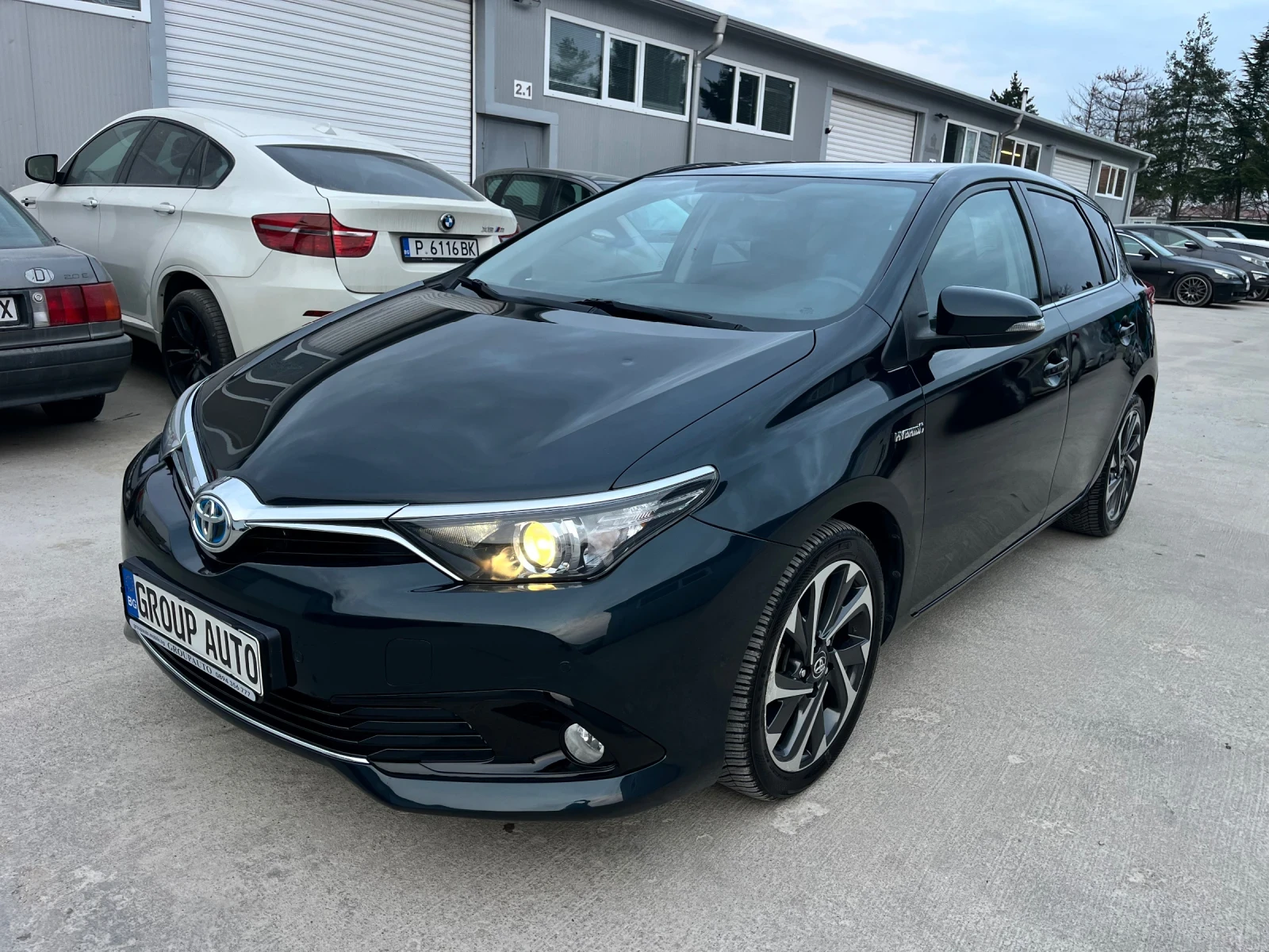 Toyota Auris 1, 8-HYBRID/FACE LIFT/АВТОМАТИК/КАМЕРА/ТОП!!!, снимка 3 - Автомобили и джипове - 53933357