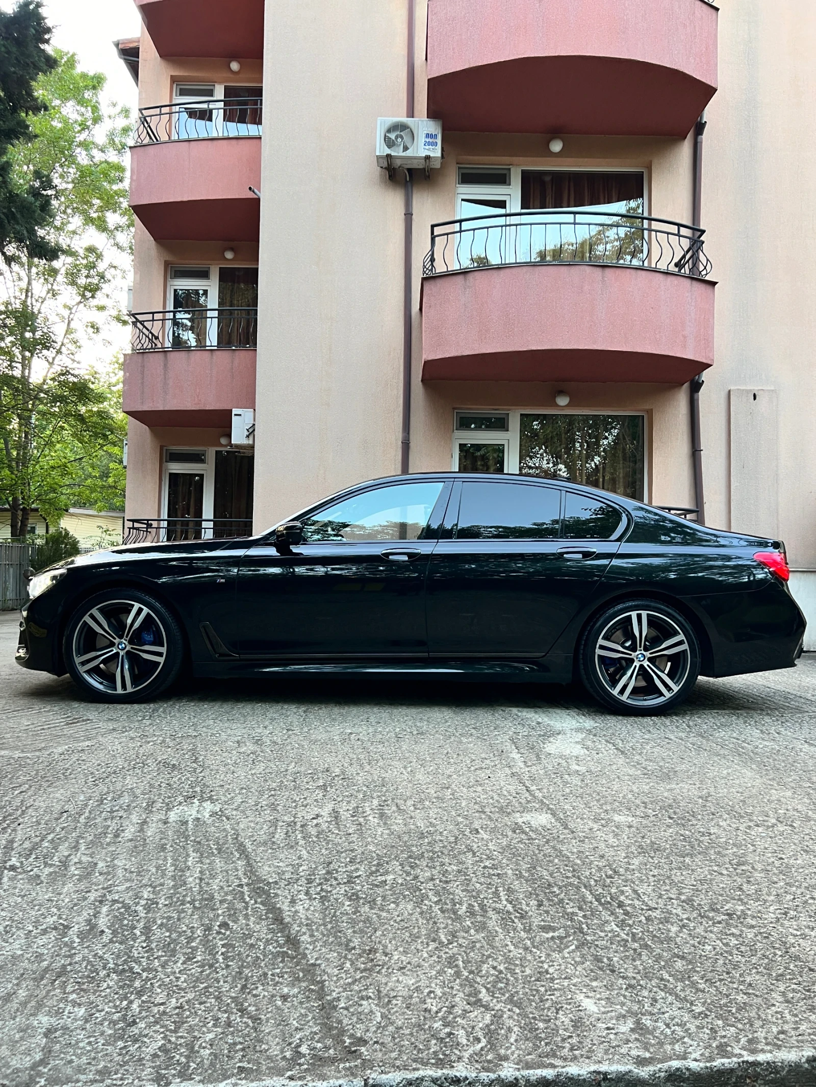 BMW 730 Xdrive, снимка 14 - Автомобили и джипове - 53950571