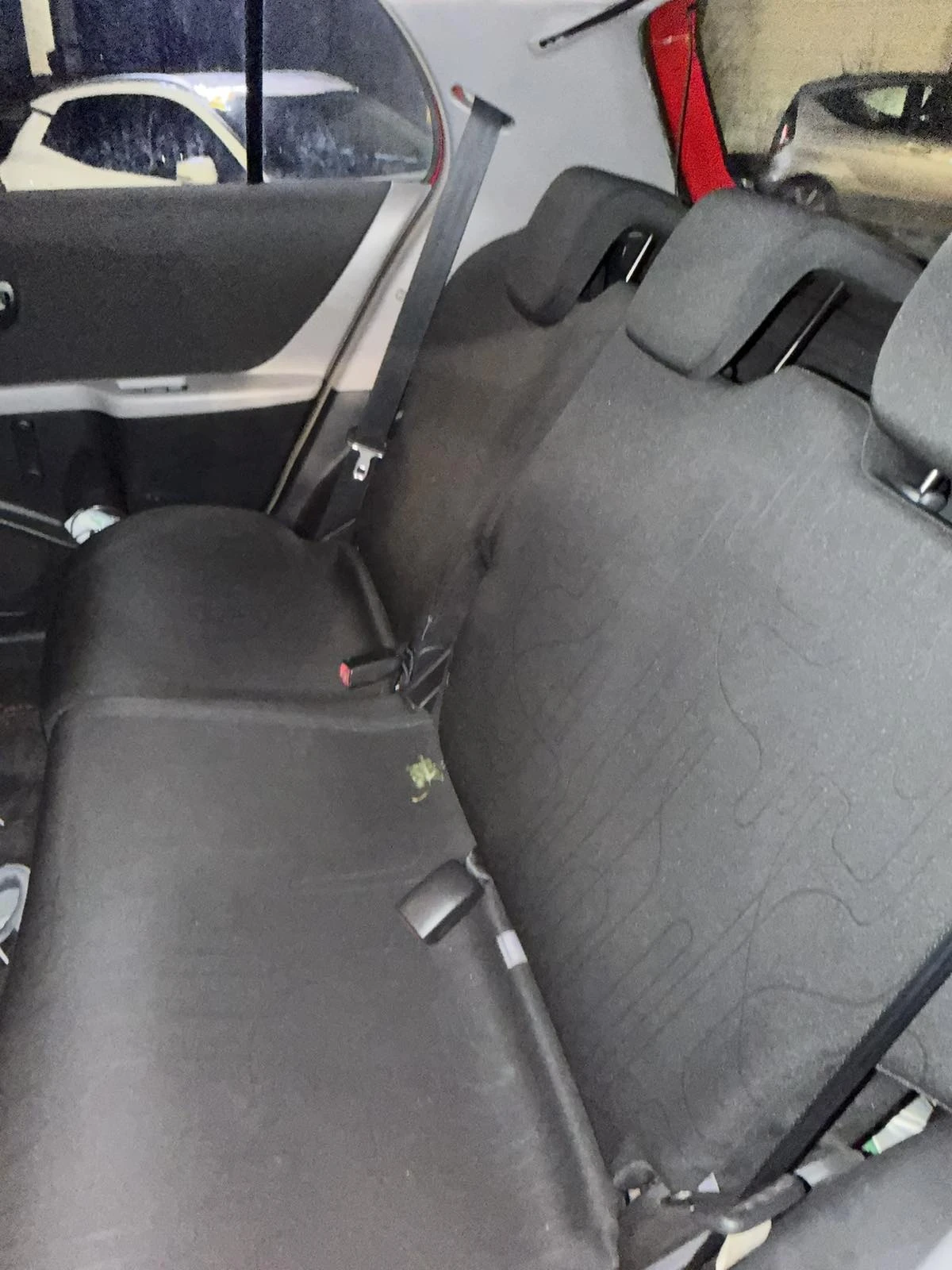 Toyota Yaris 1.0, снимка 13 - Автомобили и джипове - 54077337