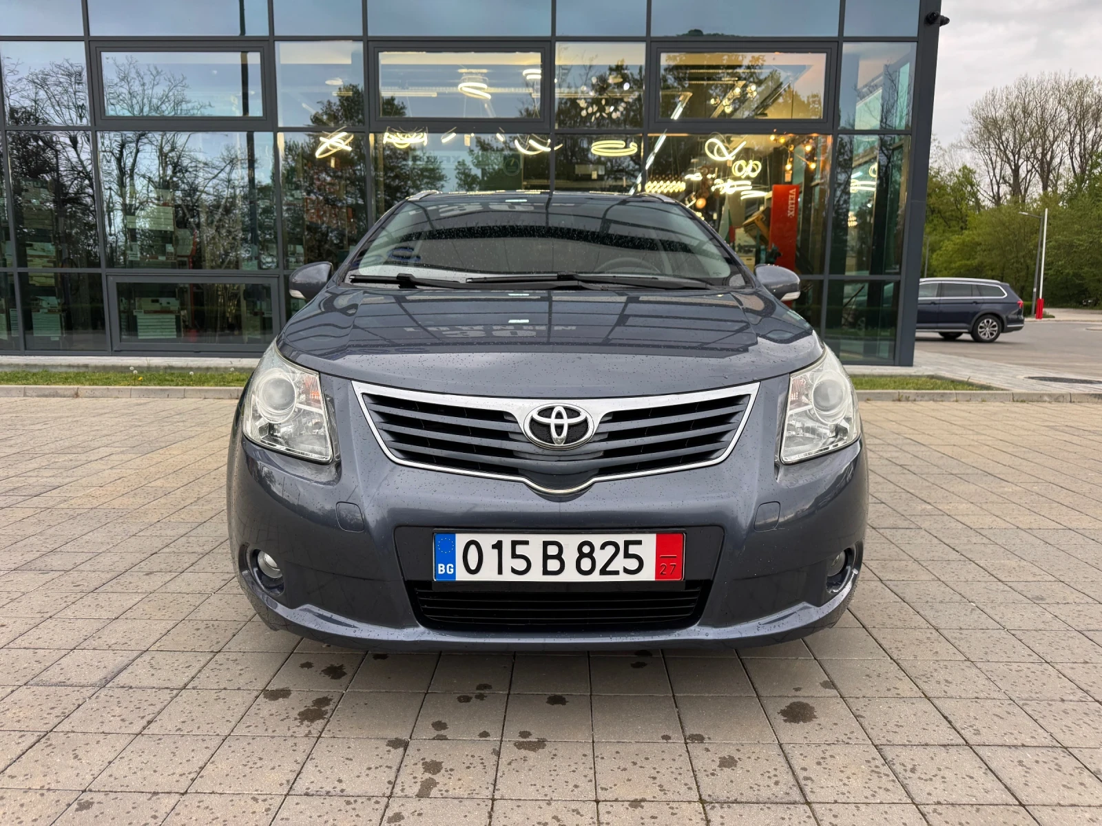 Toyota Avensis 2.0d4d Navi DVD Klimatronic Euro 5, снимка 2 - Автомобили и джипове - 54386853