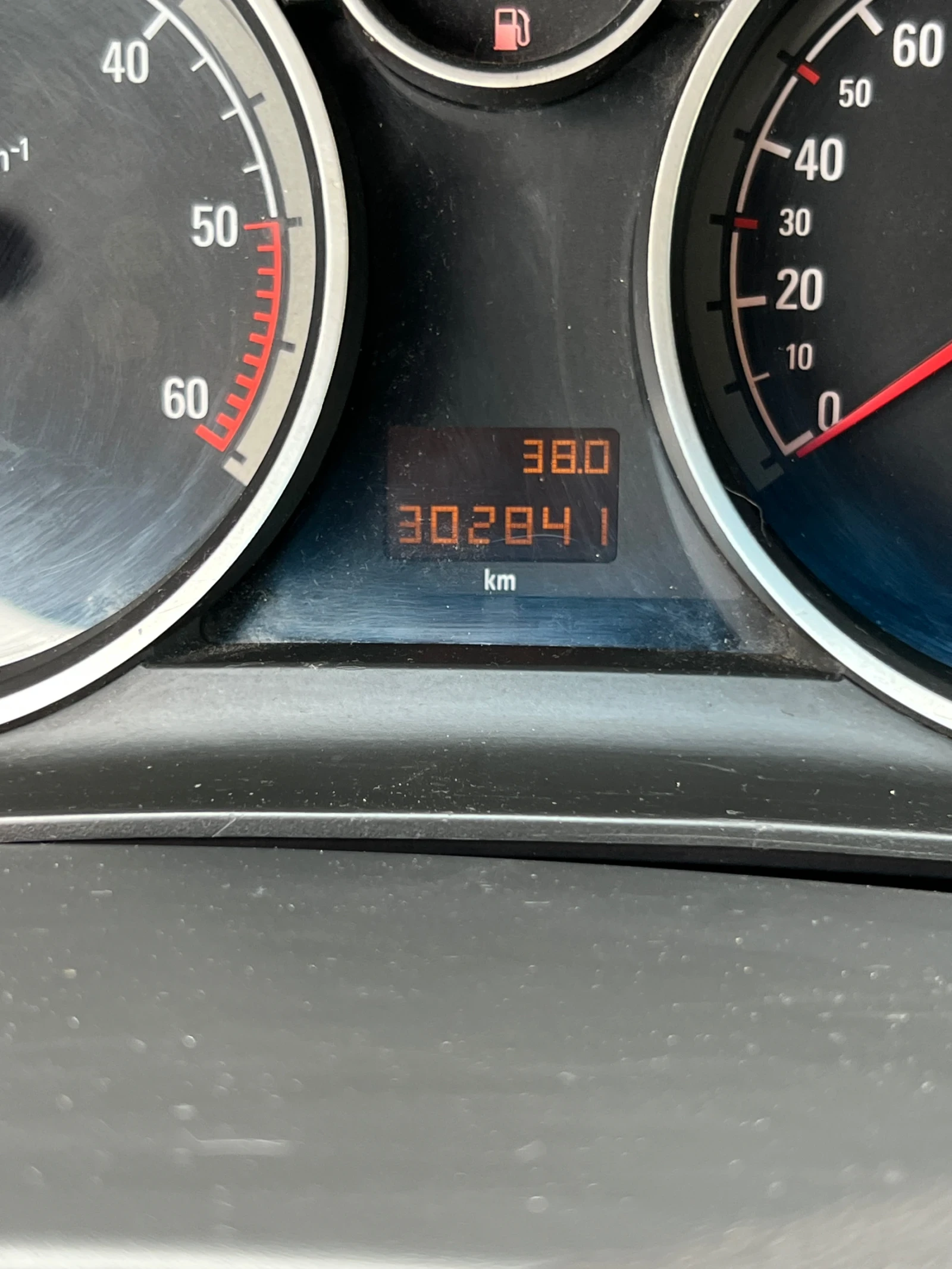 Opel Astra 1, 9 cdti, снимка 7 - Автомобили и джипове - 54708061
