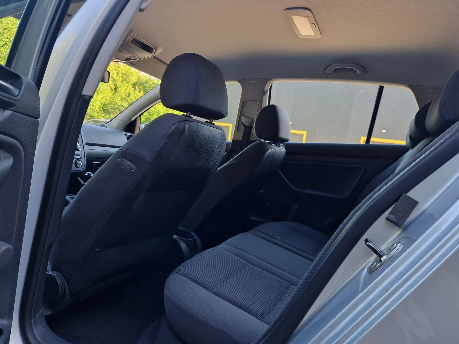 VW Golf 1.9TDI 105к.с.6ск., снимка 9 - Автомобили и джипове - 54715833