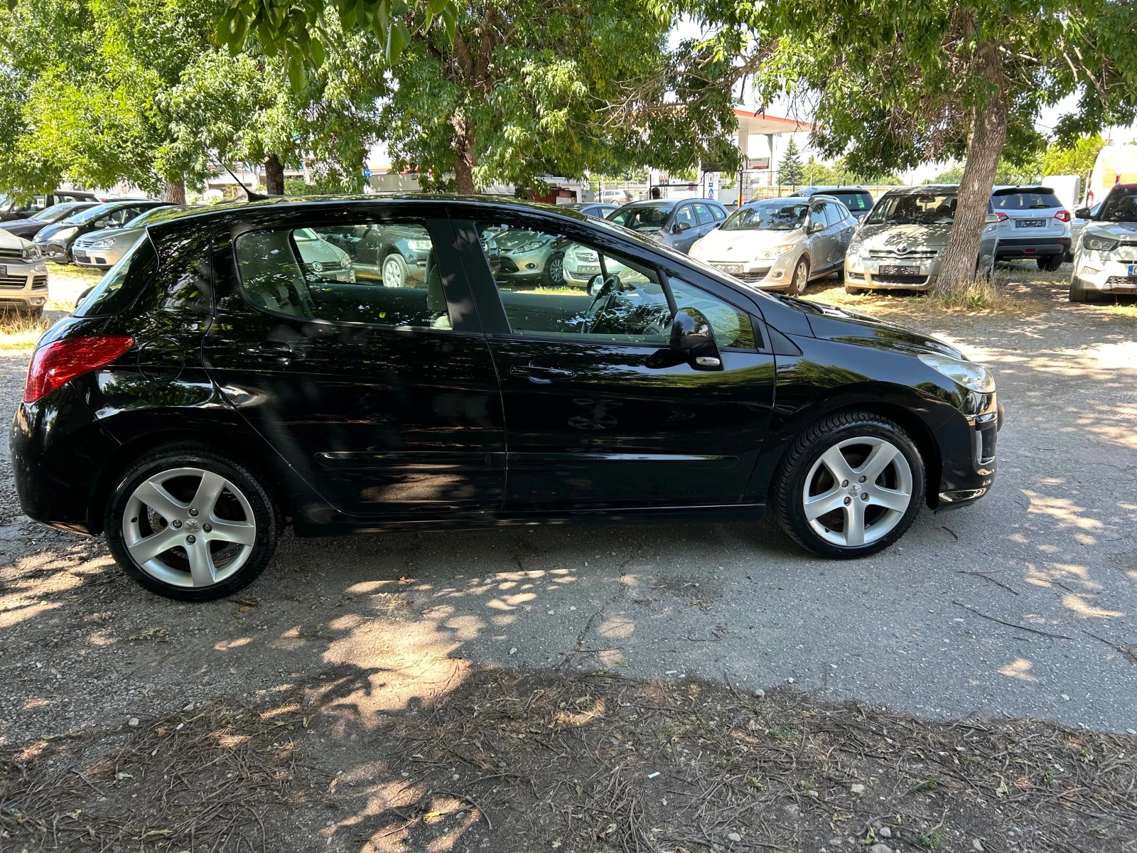 Peugeot 308 1.6HDI КОЖА/ПАНОРАМА/НАВИГАЦИЯ, снимка 4 - Автомобили и джипове - 55101913