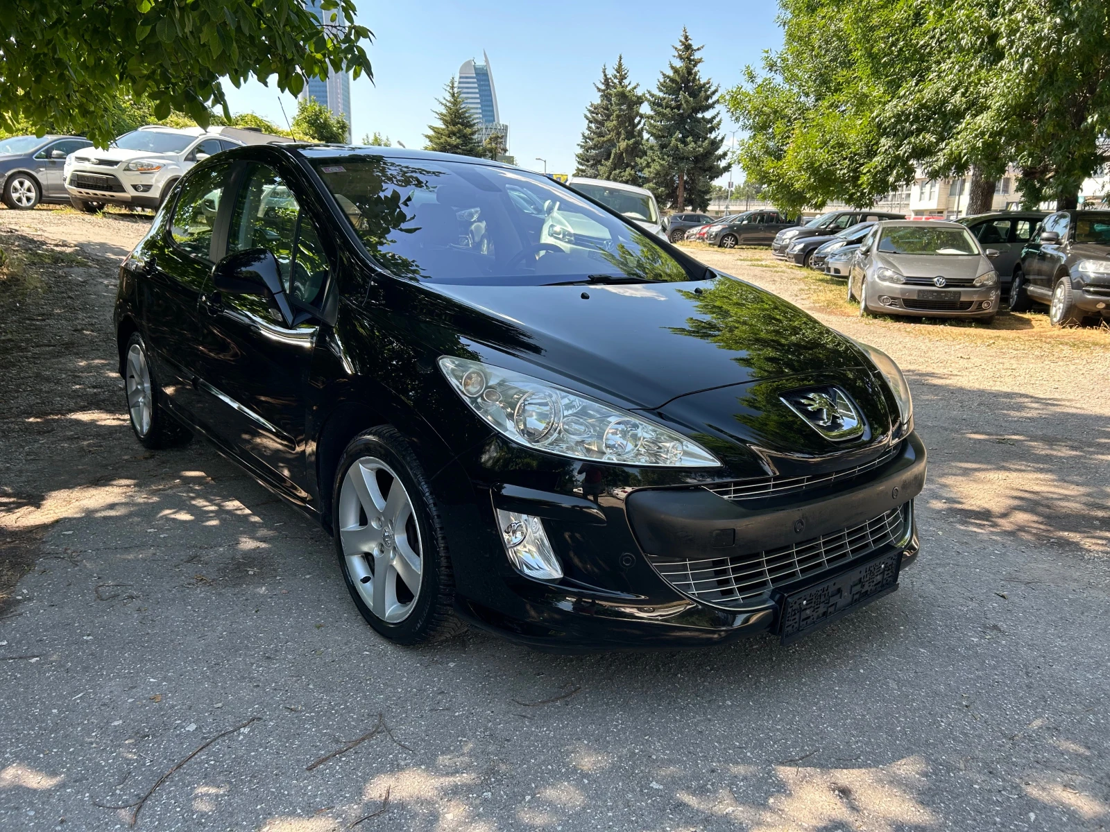 Peugeot 308 1.6HDI КОЖА/ПАНОРАМА/НАВИГАЦИЯ, снимка 3 - Автомобили и джипове - 55101913
