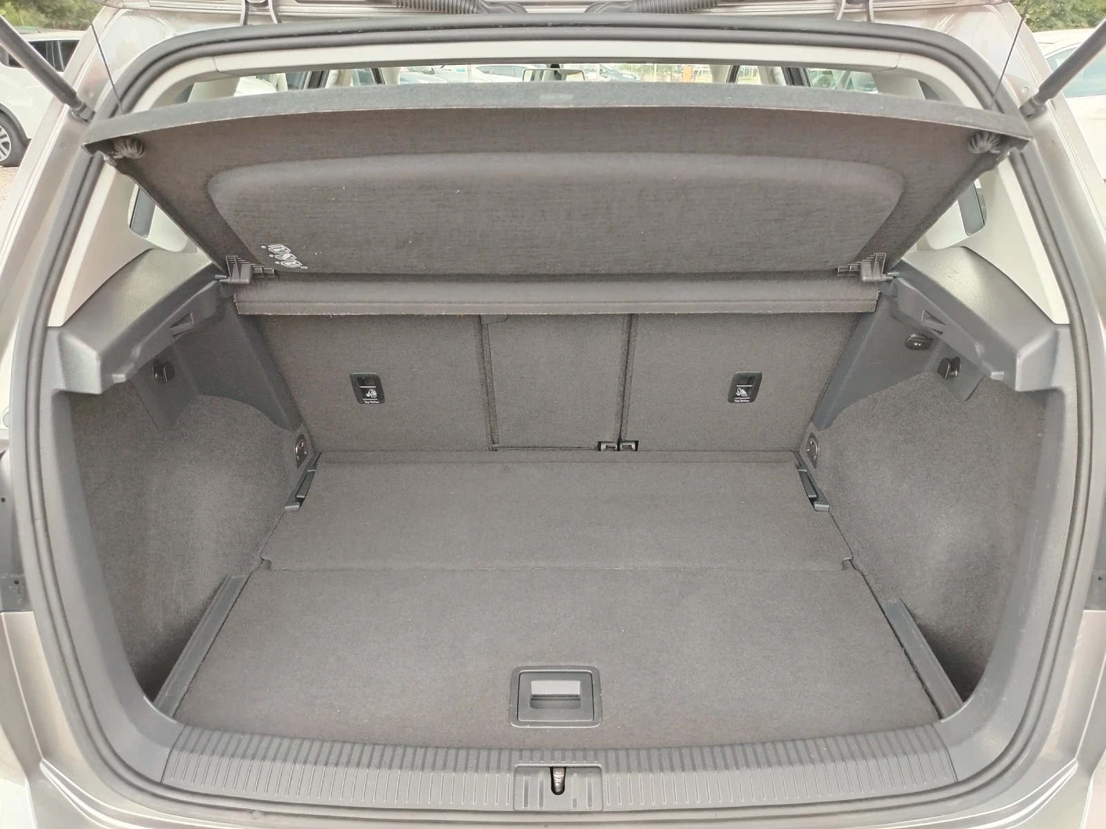 VW Sportsvan 1.6tdi-110к.с/КЛИМАТРОНИК/ПАРКТРОНИК/АВТОПИЛОТ!!! , снимка 16 - Автомобили и джипове - 55304679