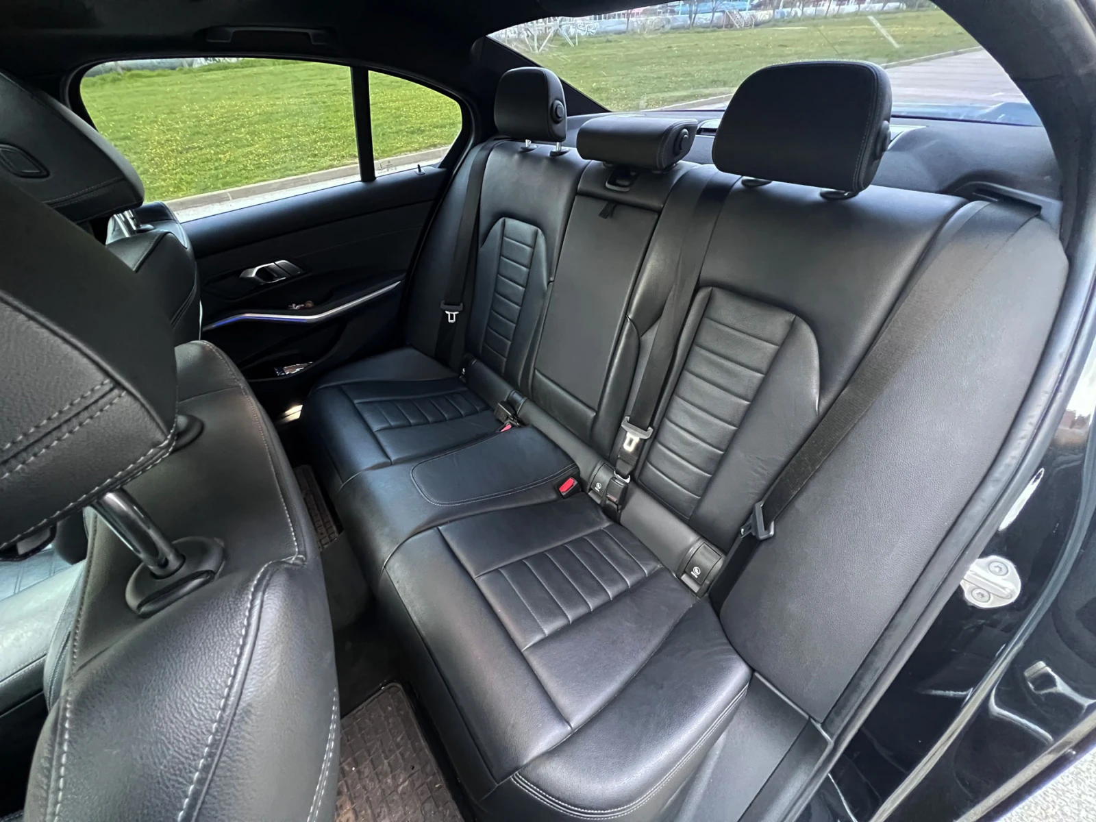 BMW 330 M Sport xDrive, снимка 16 - Автомобили и джипове - 55383327