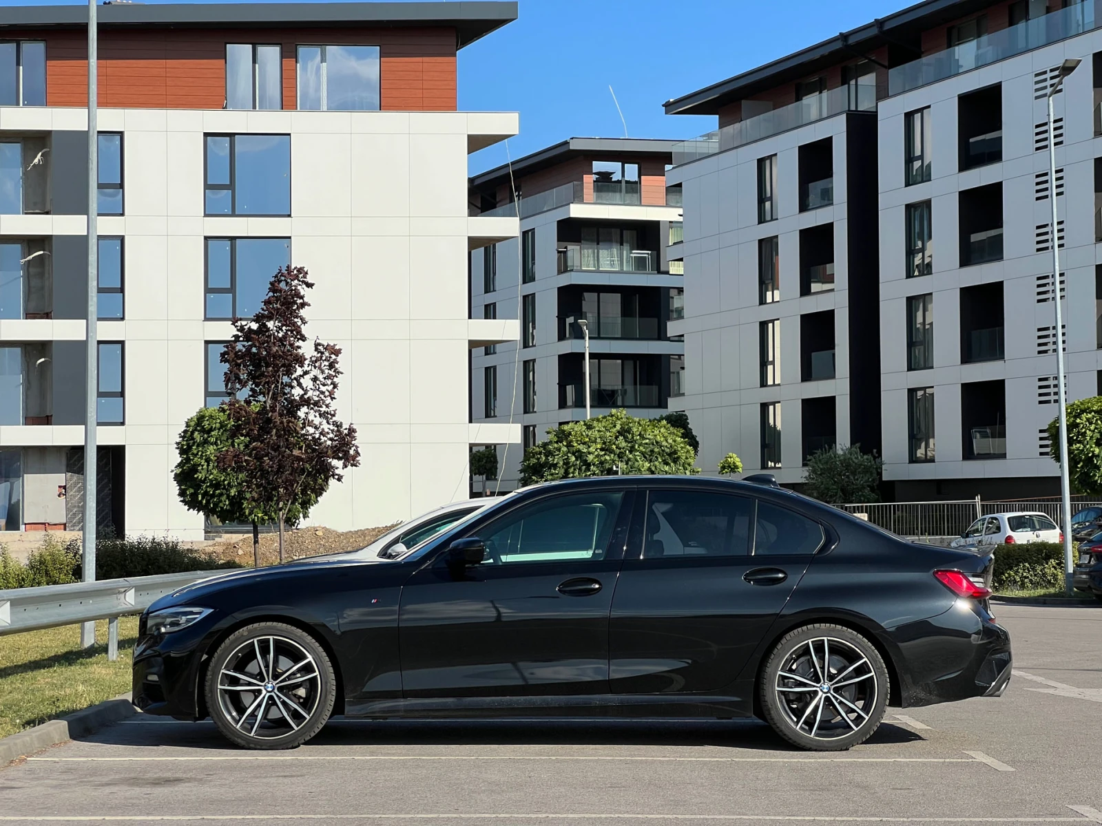 BMW 330 M Sport xDrive, снимка 6 - Автомобили и джипове - 55383327