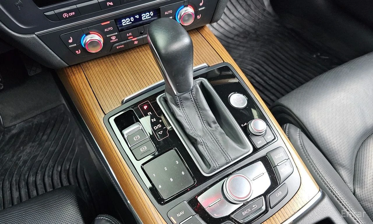 Audi A7 3.0TDI* DISTRONIC* ХЕДЪП* ОБДУХВАНЕ* КРАЙНА ЦЕНА, снимка 15 - Автомобили и джипове - 56295217