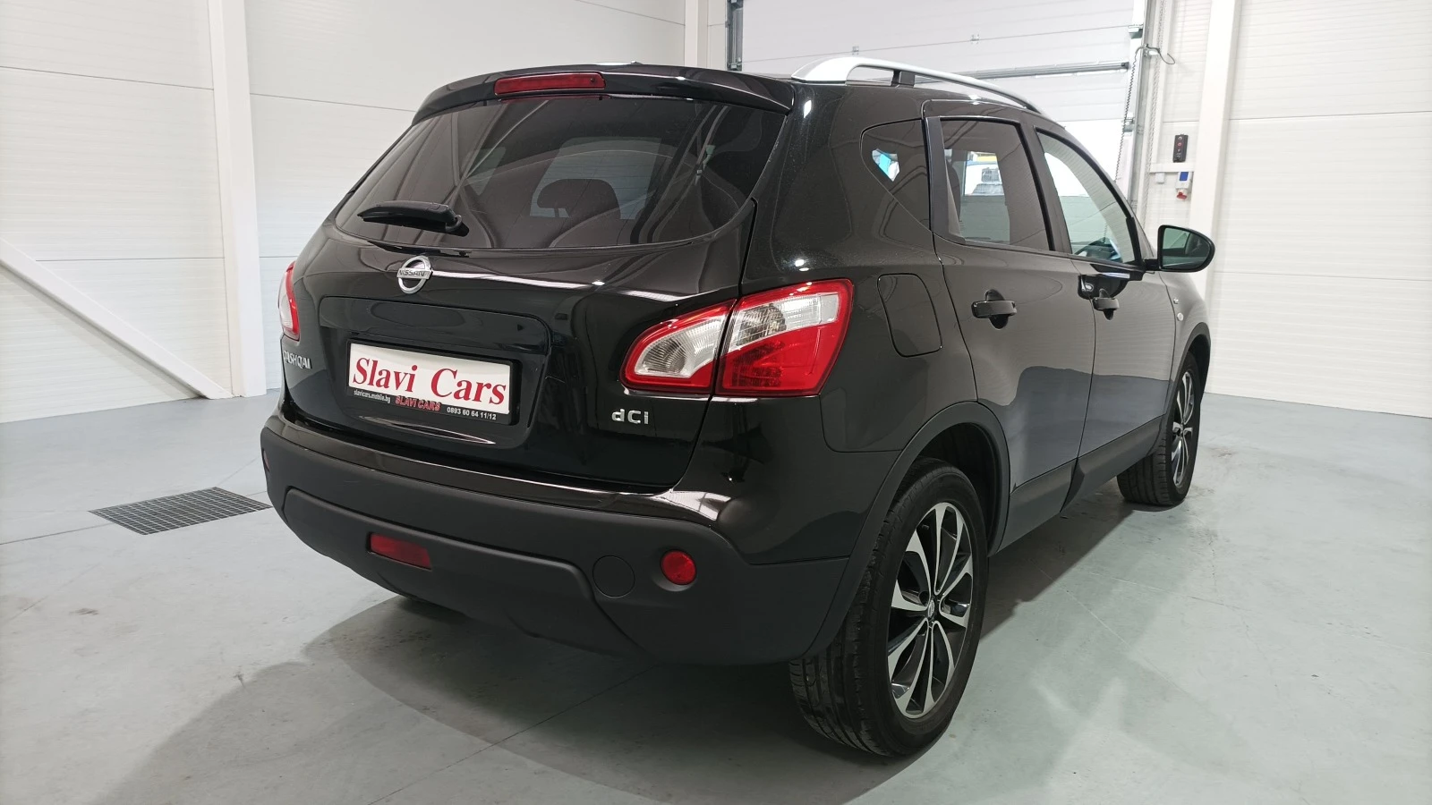 Nissan Qashqai 2.0 d 4x4 Automatic - изображение 5