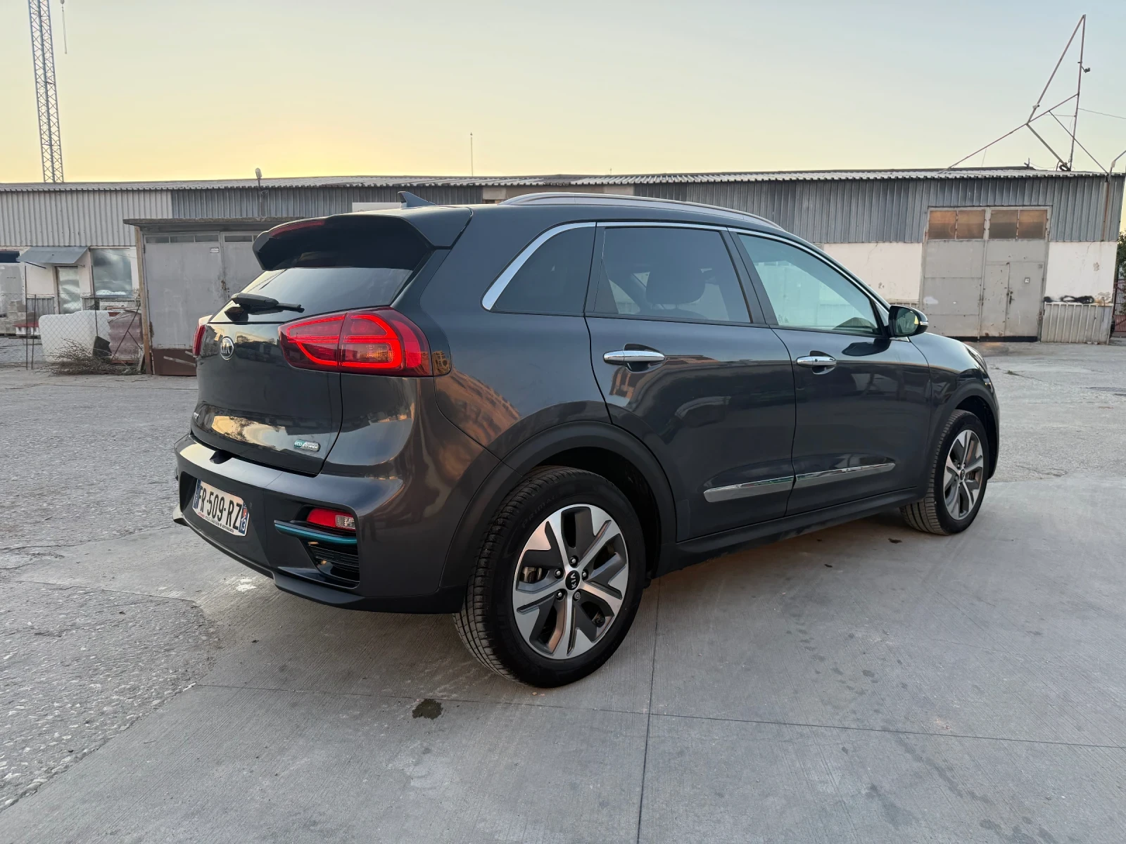 Kia Niro 64 kWh 27 000км. - изображение 4