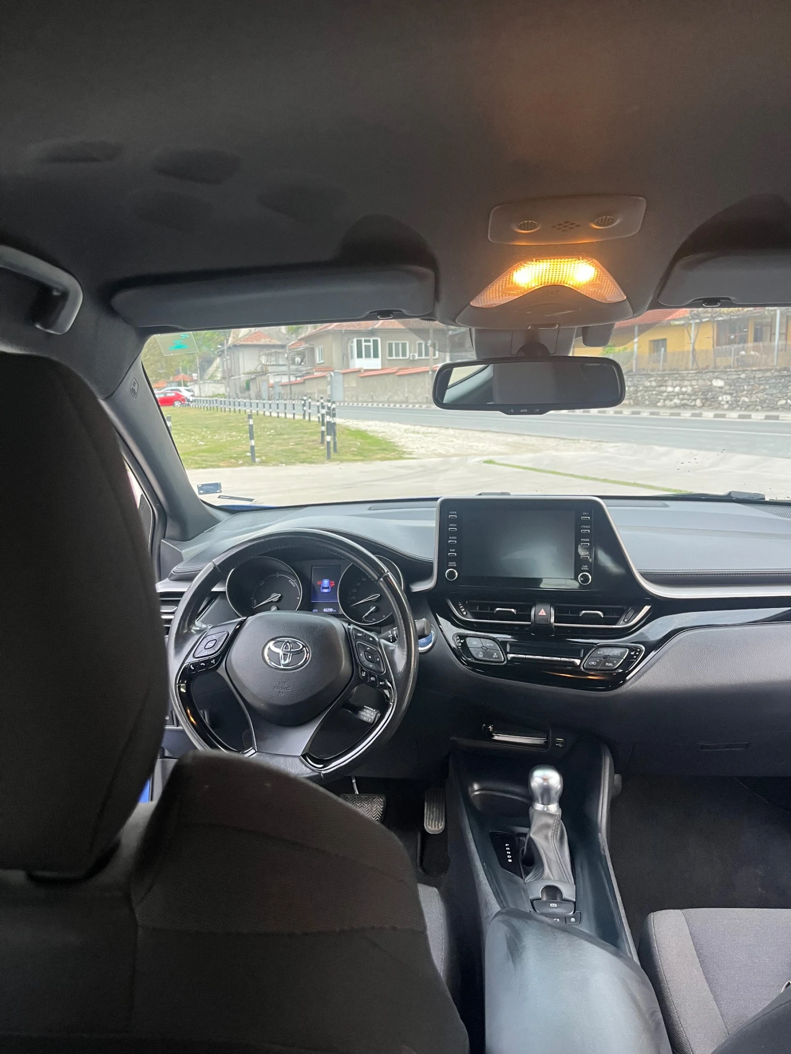 Toyota C-HR, снимка 8 - Автомобили и джипове - 54284558