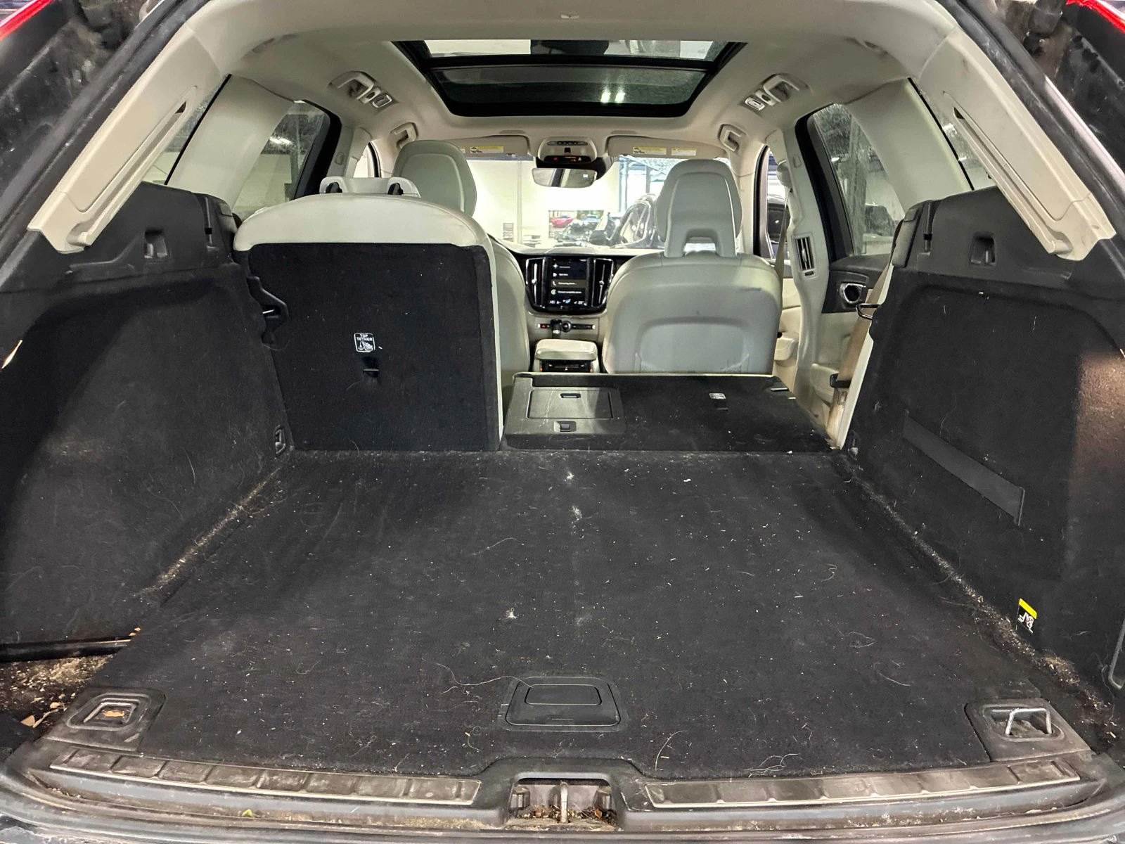 Volvo XC60 * Inscription * CARFAX * ЦЕНА ДО БГ, снимка 12 - Автомобили и джипове - 55804391