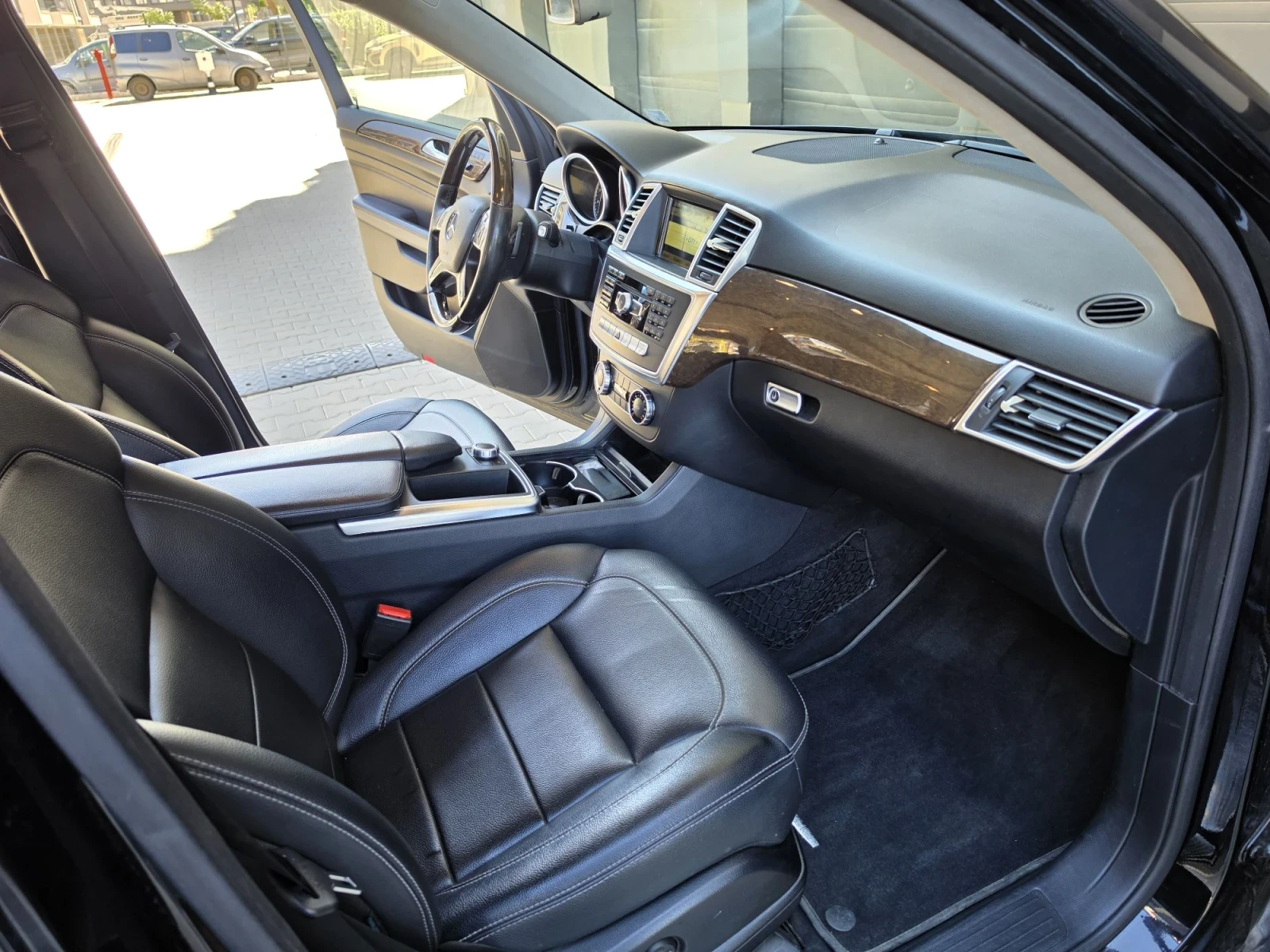Mercedes-Benz ML 350 Bluetec, снимка 11 - Автомобили и джипове - 56091788