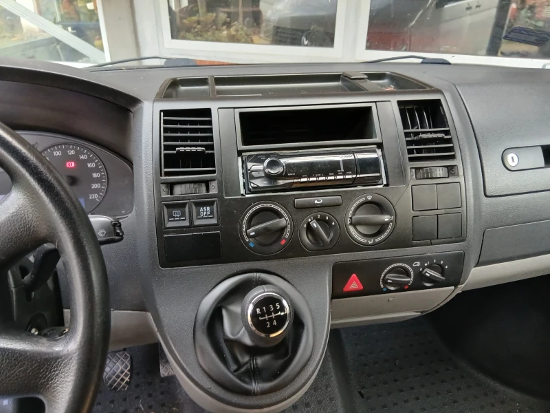 VW T5, снимка 7 - Бусове и автобуси - 52480916