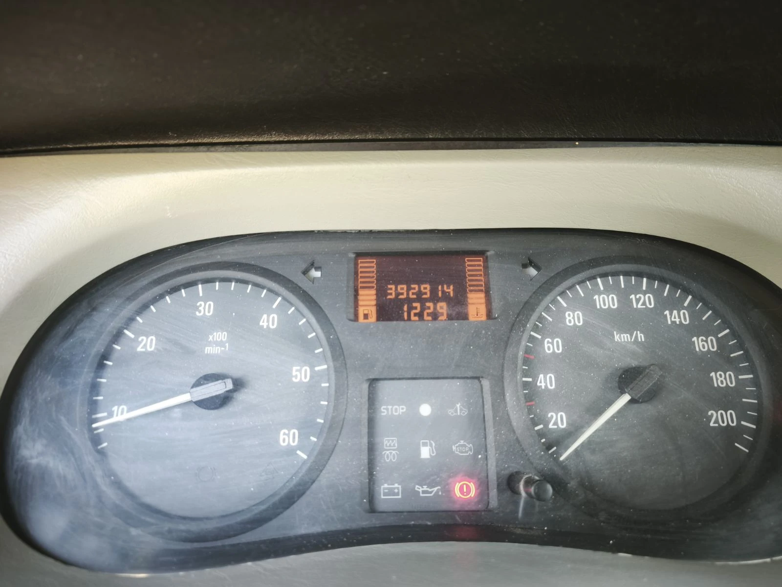 Opel Vivaro 1.9, снимка 7 - Бусове и автобуси - 55957842