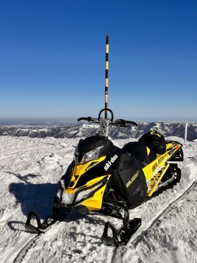     BRP Ski-Doo Summit X