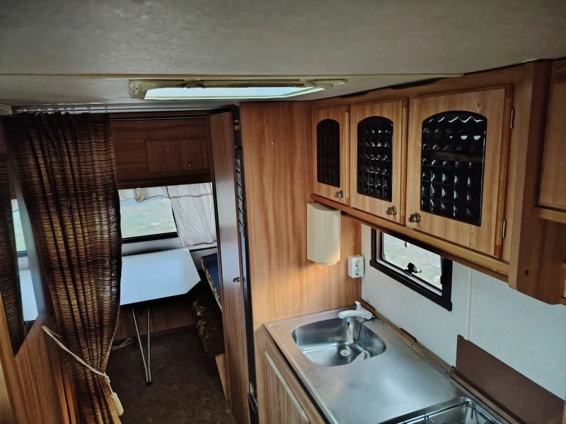 Каравана Sea Club man 525, снимка 13 - Каравани и кемпери - 52798577