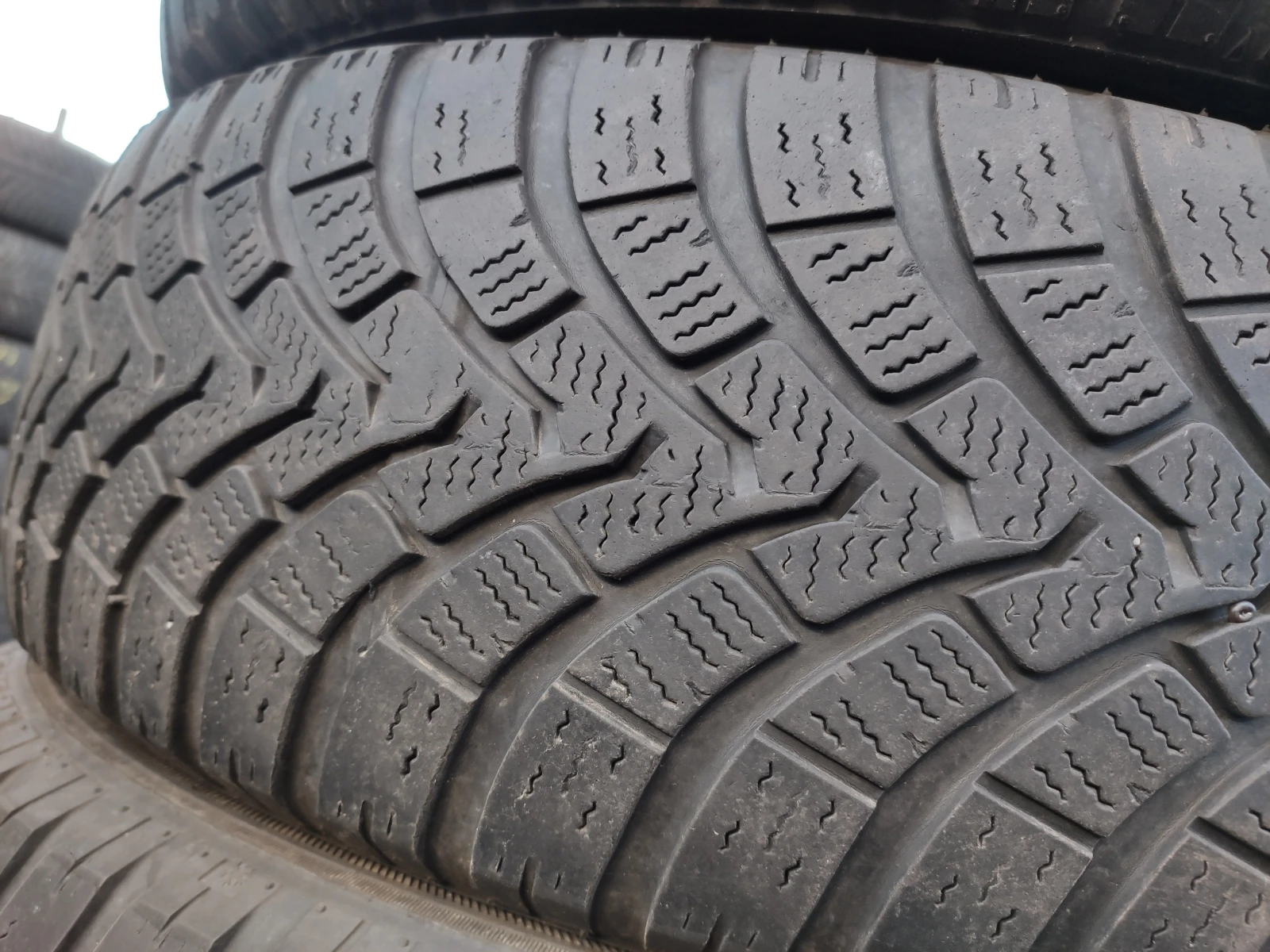 Гуми Зимни 225/65R17, снимка 3 - Гуми и джанти - 54000249