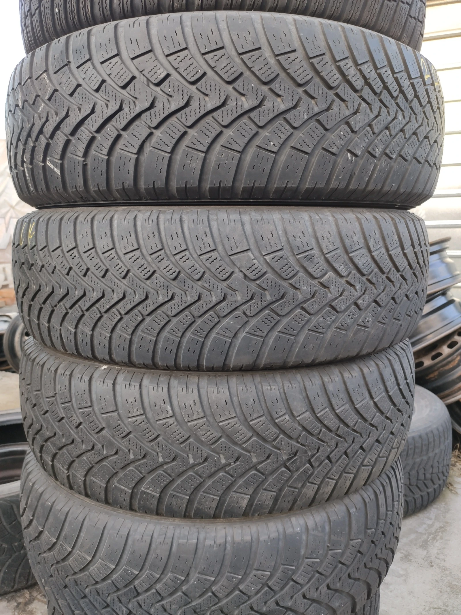 Гуми Зимни 225/65R17, снимка 6 - Гуми и джанти - 54000249