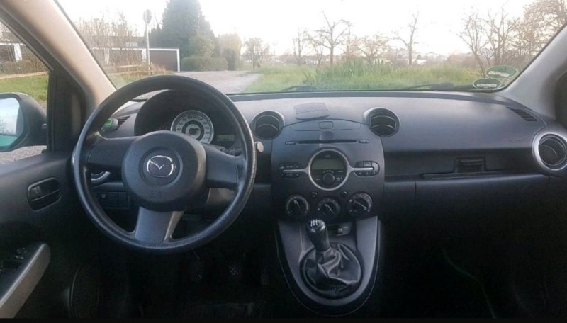 Mazda 2 Impuls, снимка 6 - Автомобили и джипове - 45763242