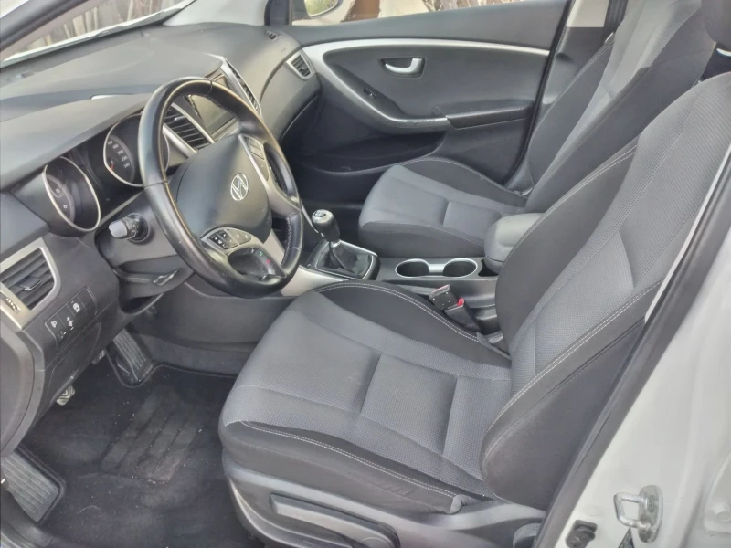 Hyundai I30 1.6 CRDI full top, снимка 14 - Автомобили и джипове - 47815192