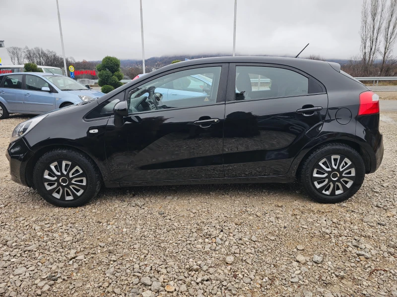 Kia Rio 1.2 КЛИМАТИК РЕАЛНИ КИЛОМЕТРИ, снимка 2 - Автомобили и джипове - 48296083