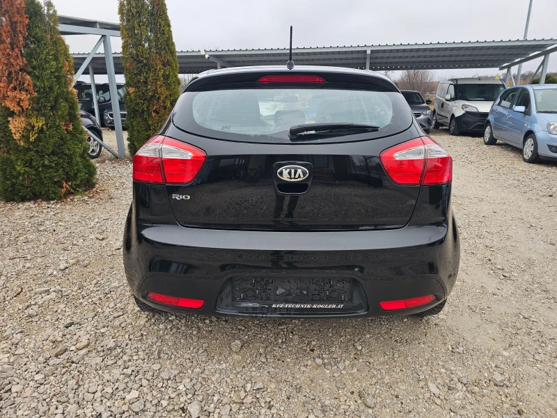 Kia Rio 1.2 КЛИМАТИК РЕАЛНИ КИЛОМЕТРИ, снимка 4 - Автомобили и джипове - 48296083