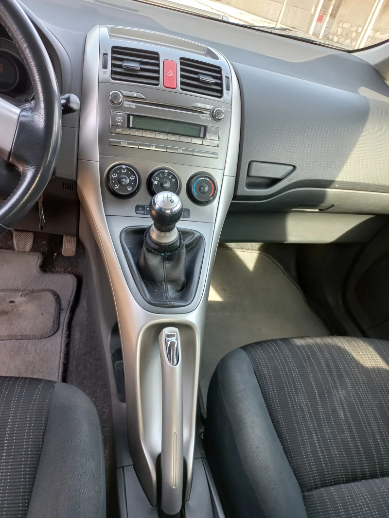 Toyota Auris 1.6, снимка 7 - Автомобили и джипове - 49171612