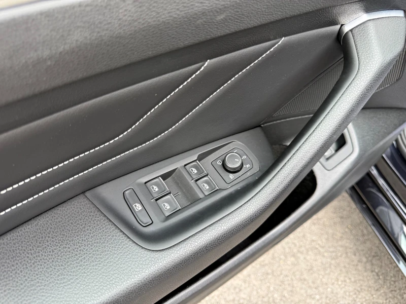 VW Passat 2.0 TDi FACELIFT 200кс LED NAVI, снимка 16 - Автомобили и джипове - 49725182