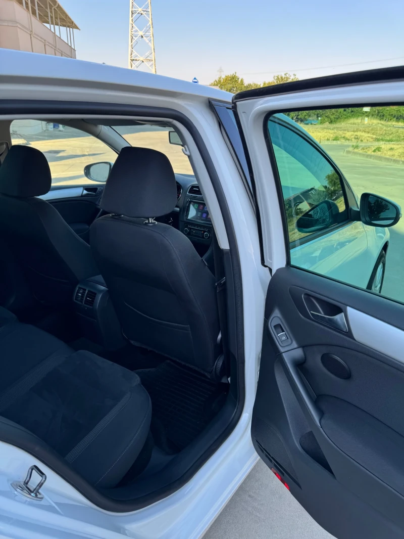 VW Golf, снимка 8 - Автомобили и джипове - 51008358