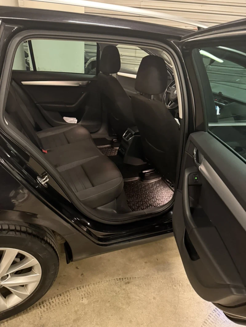 Skoda Octavia, снимка 9 - Автомобили и джипове - 52402297
