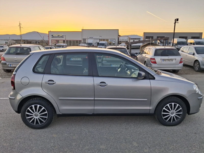 VW Polo 1.2-iкато нова , снимка 2 - Автомобили и джипове - 52418339