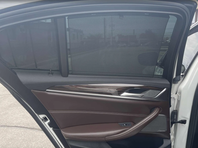 BMW 540 xDrive / M-PKG / SOFT CLOSE / INDIVIDUAL / HARMAN, снимка 15 - Автомобили и джипове - 52749572