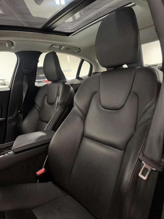 Volvo S60 2.0 B5 Plus Dark Theme AWD, снимка 10 - Автомобили и джипове - 56414477