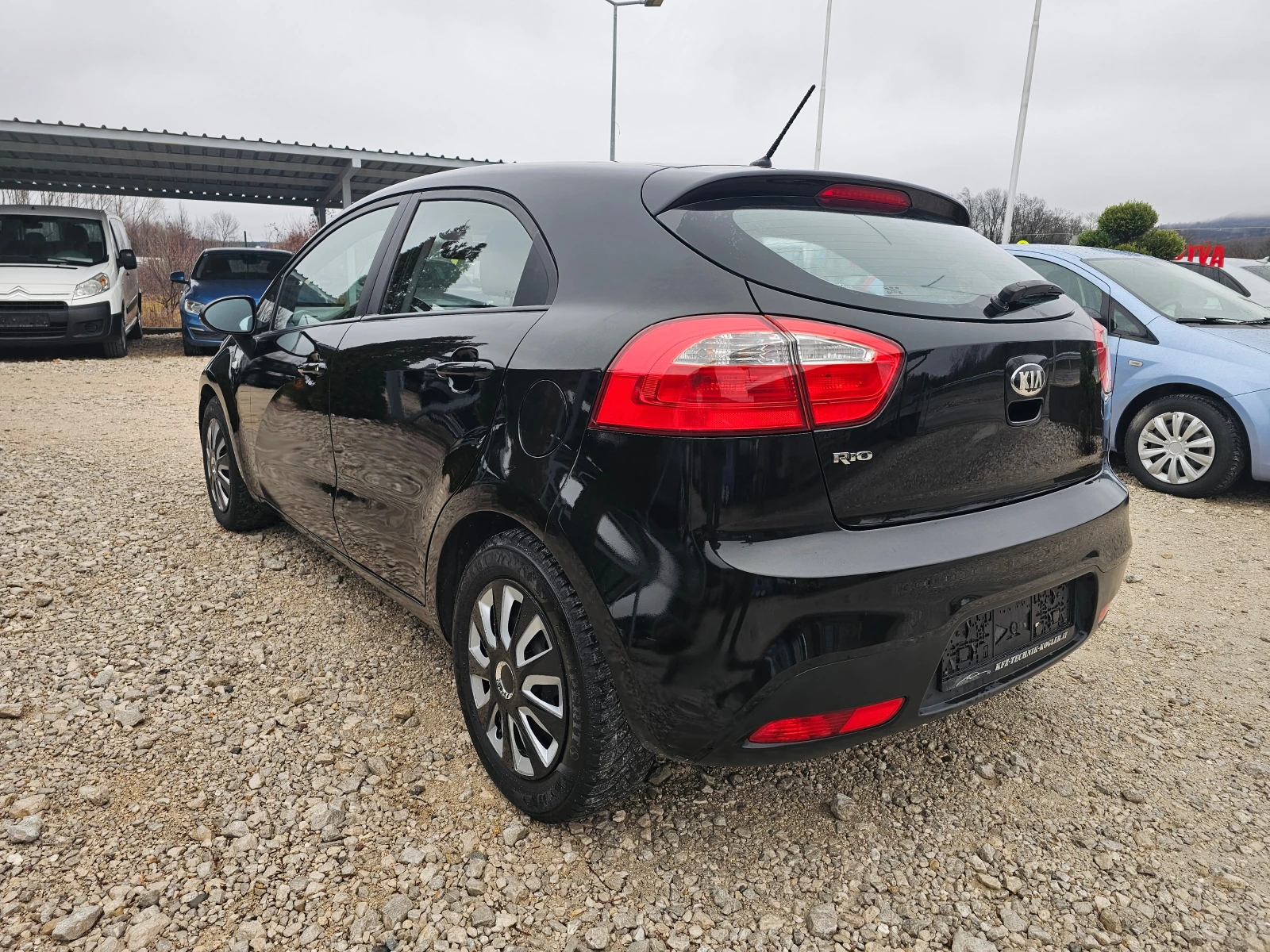 Kia Rio 1.2 КЛИМАТИК РЕАЛНИ КИЛОМЕТРИ - изображение 3