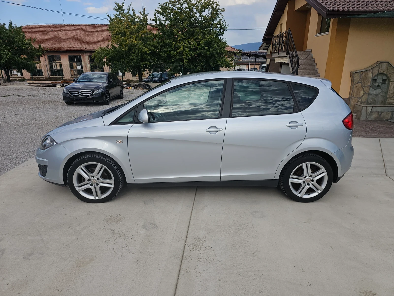 Seat Altea 1.6tdi.105k.c - изображение 4