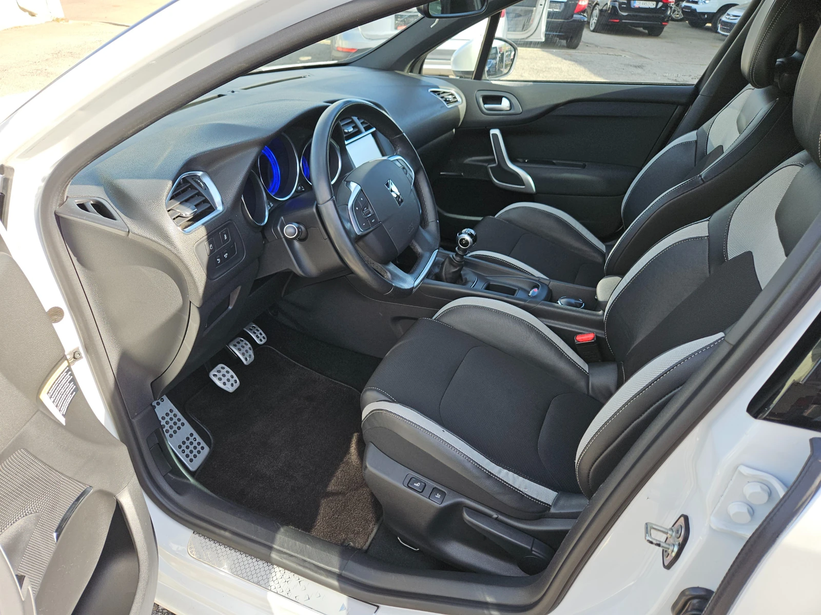 Citroen DS4 1.6HDI/120k.c/6ск/CarPlay/ACC/NAVI/БЛУТУТ/EURO 6 - изображение 9