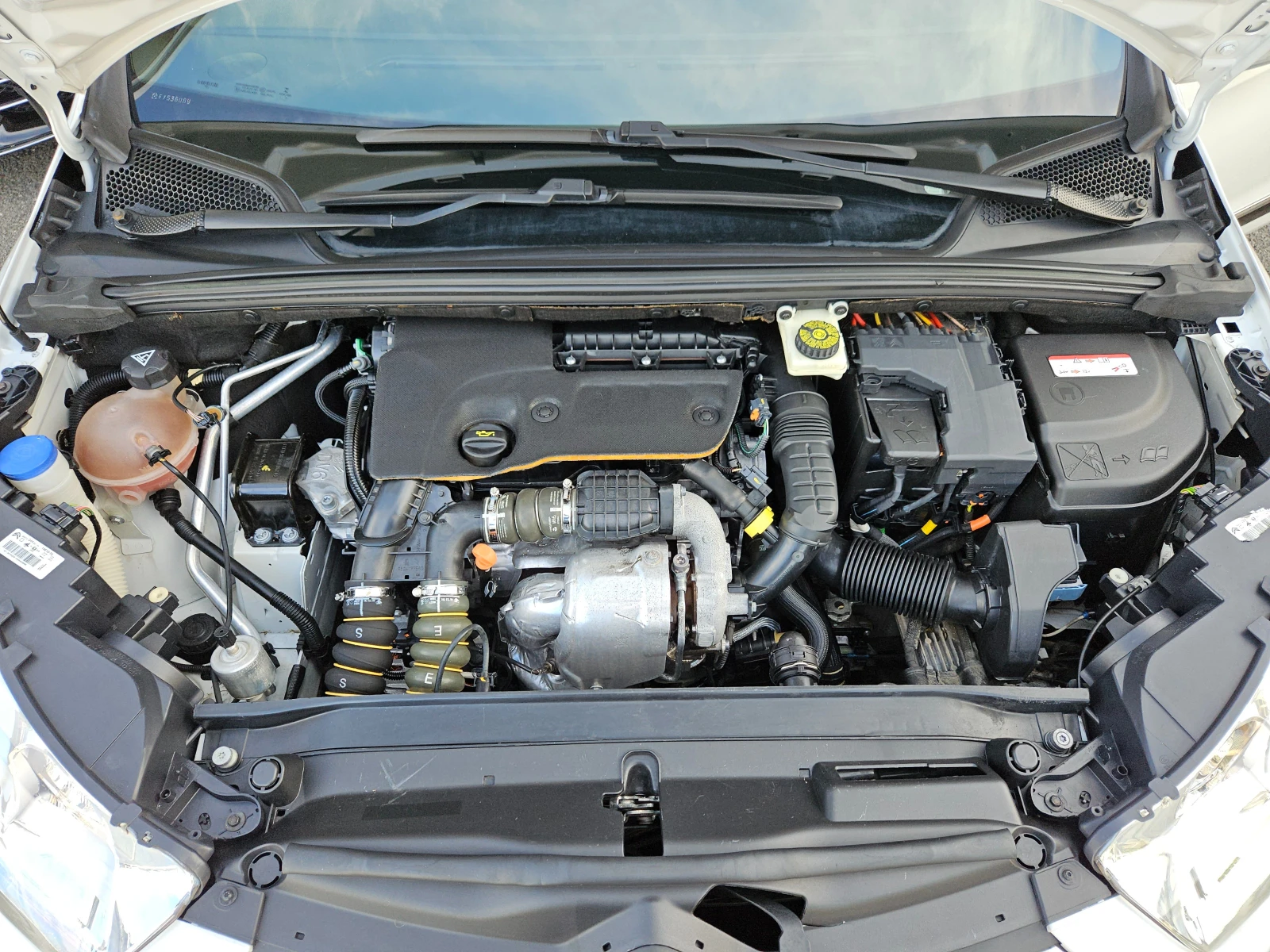 Citroen DS4 1.6HDI/120k.c/6ск/CarPlay/ACC/NAVI/БЛУТУТ/EURO 6 - изображение 8