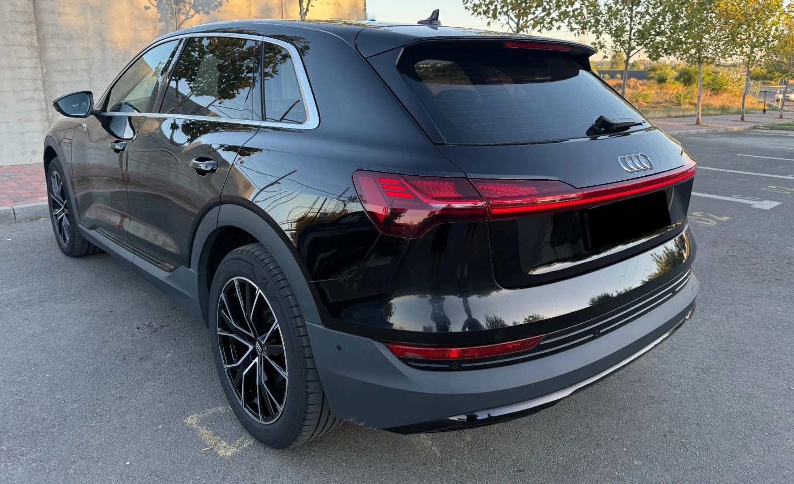 Audi E-Tron 50 Quattro - изображение 3